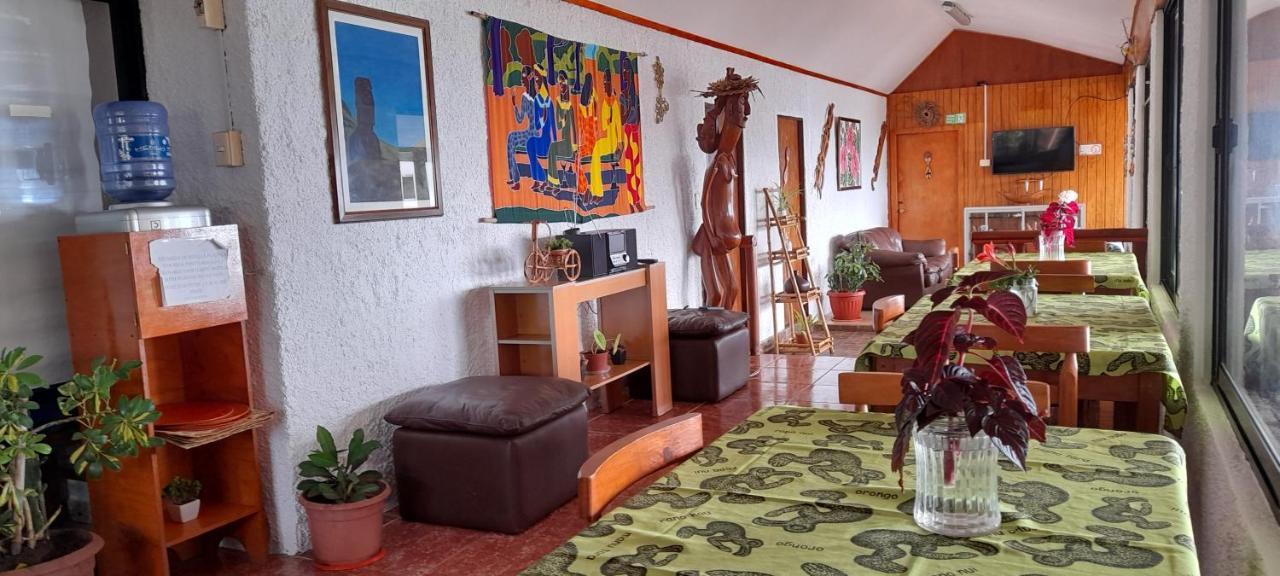 Cabanas & Hostal Tojika Hanga Roa Exterior foto