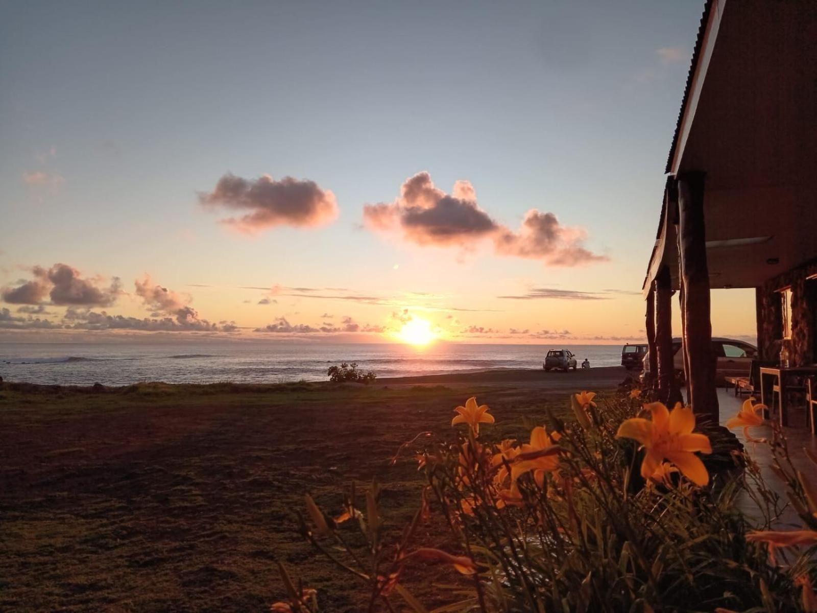 Cabanas & Hostal Tojika Hanga Roa Exterior foto