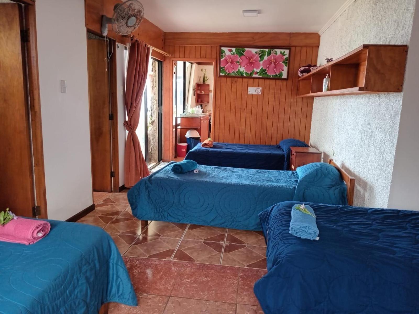 Cabanas & Hostal Tojika Hanga Roa Exterior foto