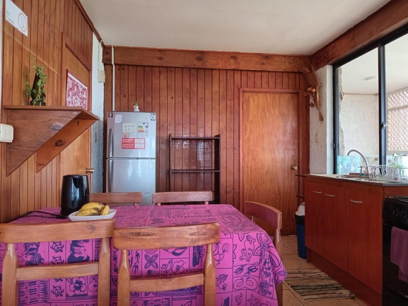 Cabanas & Hostal Tojika Hanga Roa Exterior foto