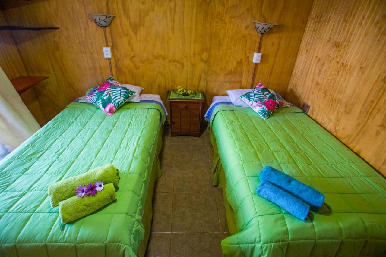 Cabanas & Hostal Tojika Hanga Roa Exterior foto